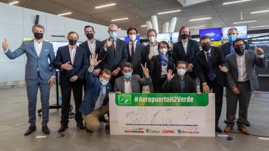 Aeropuerto de Santiago lanza plan para convertirse en el primero de América Latina en operar con hidrógeno verde y acelerar su meta de descarbonización Aeropuerto de Santiago lanza plan para convertirse en el primero de América Latina en operar con hidrógeno verde y acelerar su meta de descarbonización